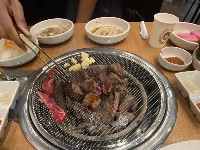 숯불 위 갈비살