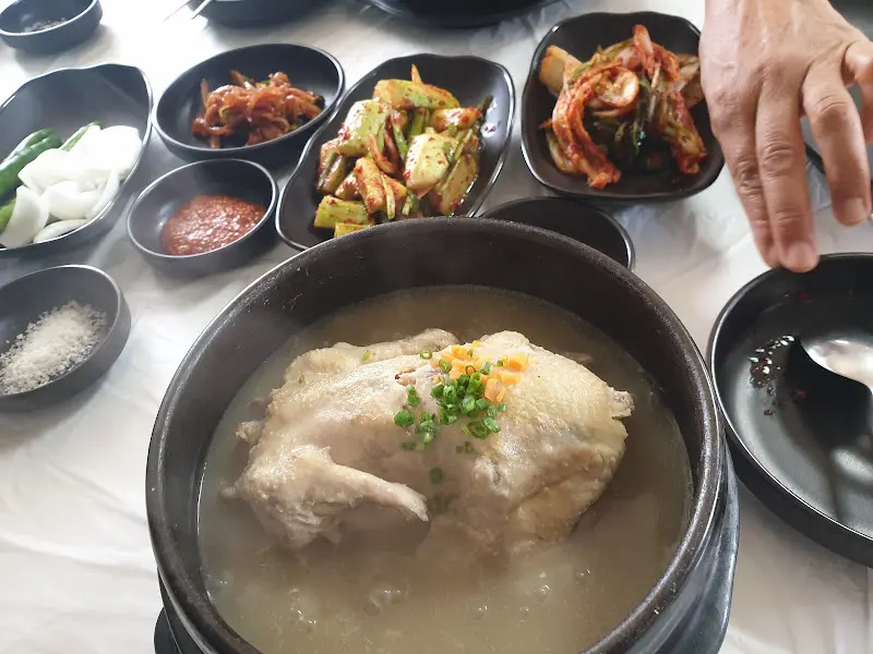 남경가든 삼계탕과 밑반찬