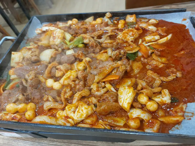 푸짐한 오리 주물럭