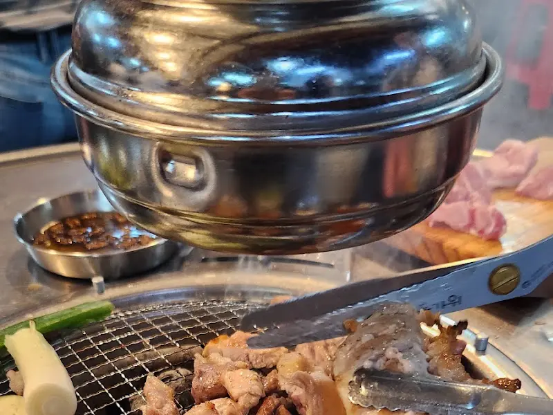 고기가 구워지는 모습