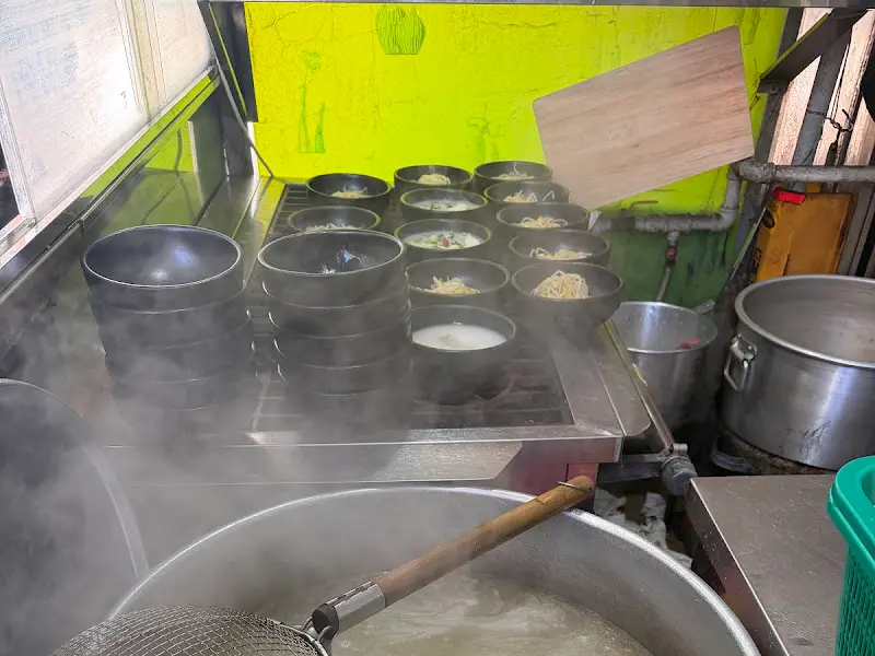 끊임없이 끓고 있는 국밥