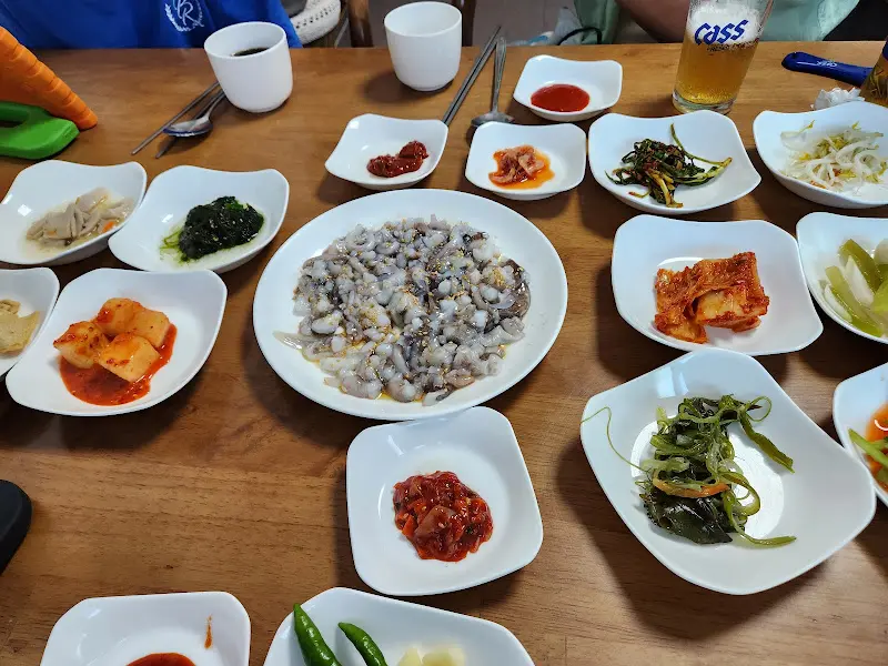 싱싱한 낙지 탕탕이