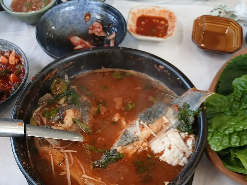 매운탕 속 도다리 머리