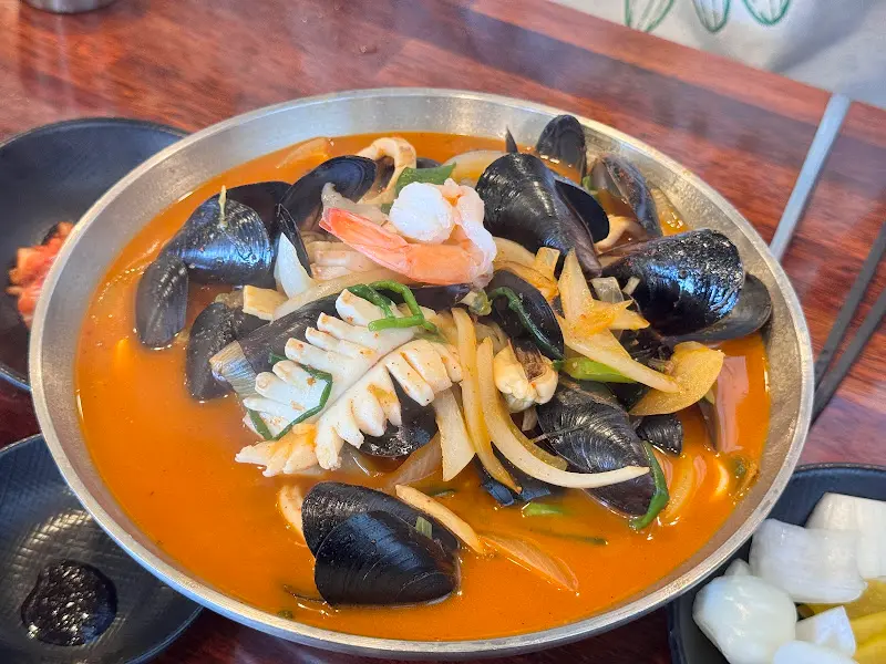 푸짐한 해물짬뽕