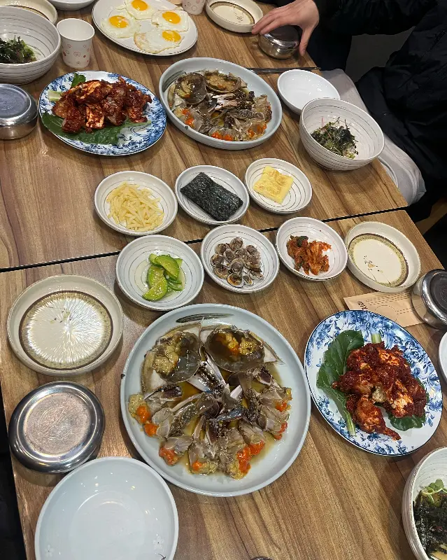 돌격꽃게장 내부