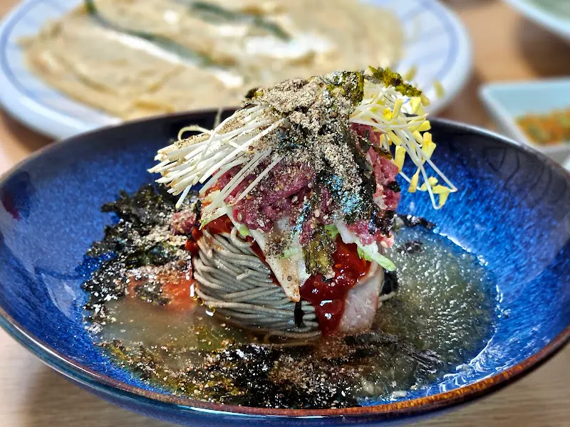 육회 비빔 막국수