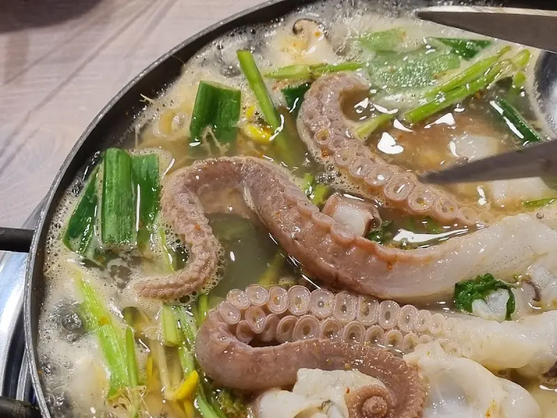 먹기 좋게 손질된 문어