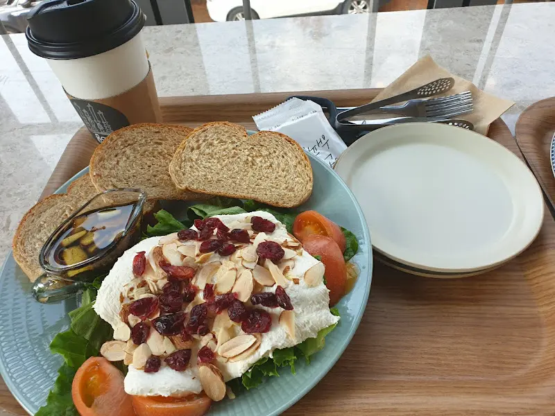 샐러드 브런치 메뉴