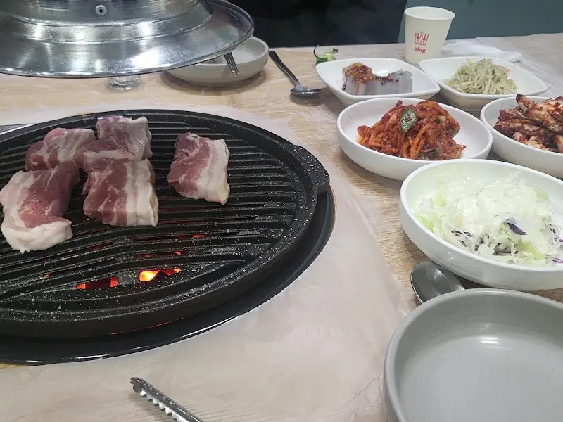 숯불에 구워지는 오겹살