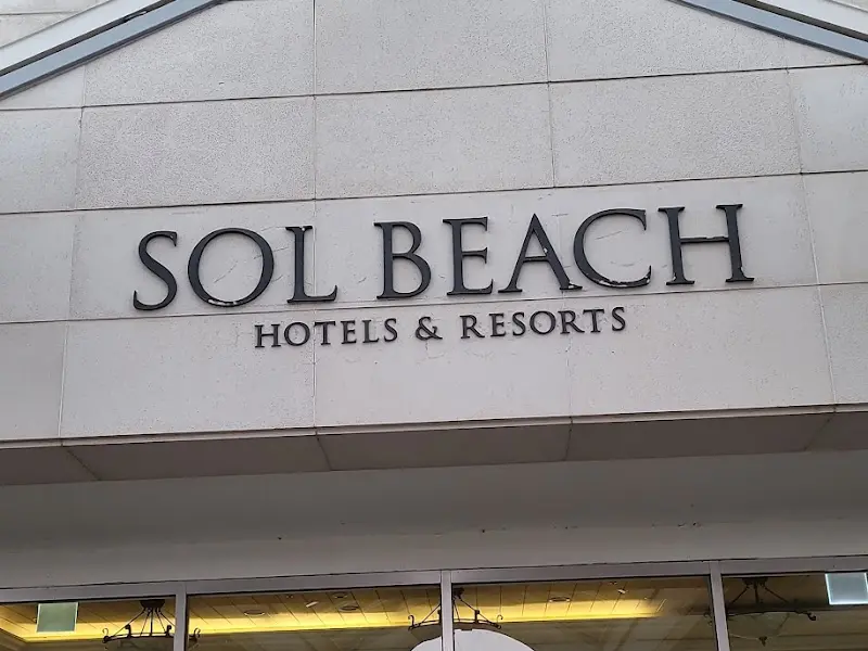 SOL BEACH 호텔 간판