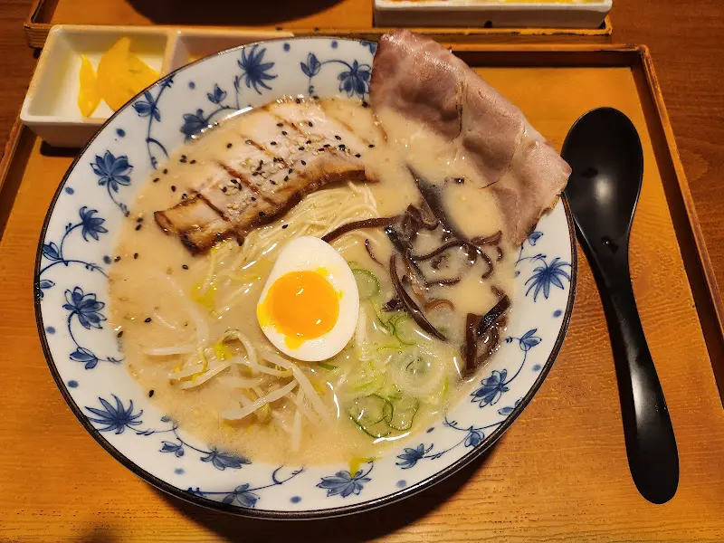 돈코츠라멘 정식 한상차림