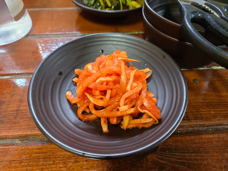 몽촌토성보리밥손칼국수의 무생채