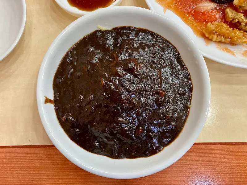 짜장 소스의 윤기