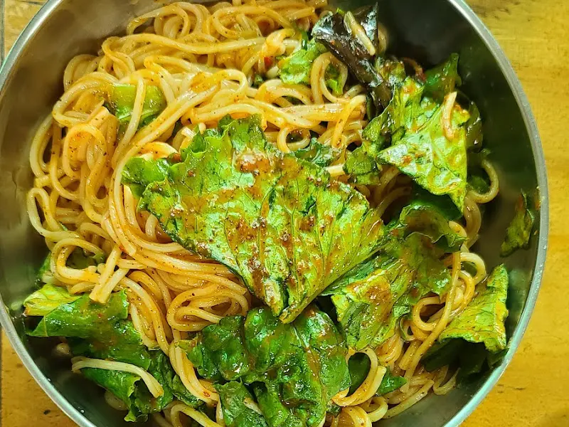 행운집 비빔국수 근접샷