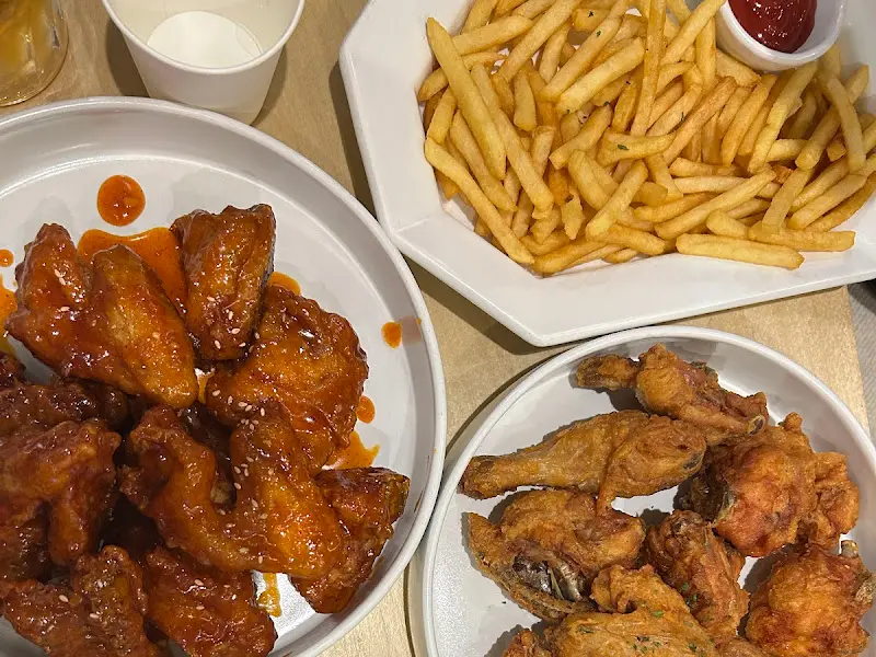 치킨과 감자튀김