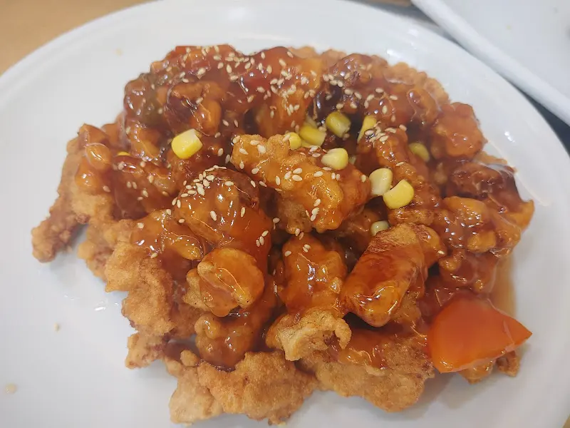 윤기가 흐르는 탕수육 사진