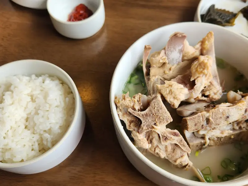 뼈국 한 상 차림