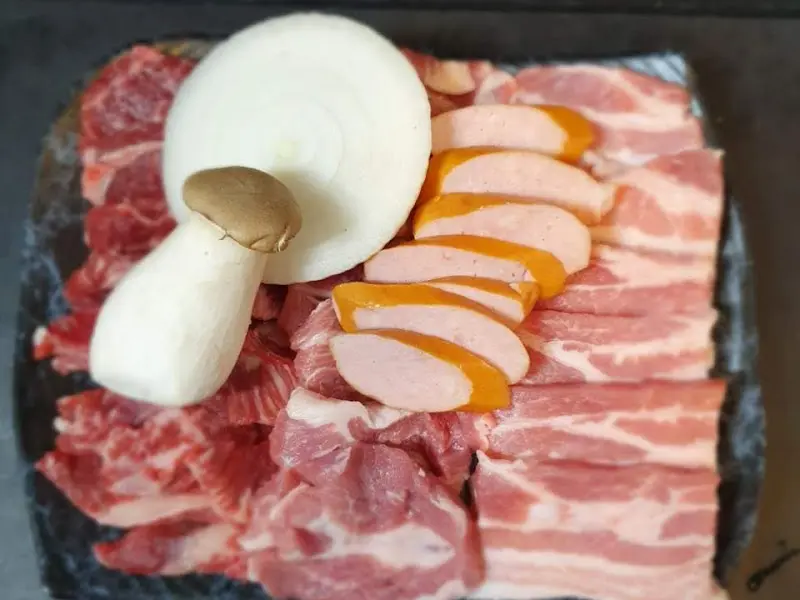 고기와 함께 구워먹는 버섯과 양파