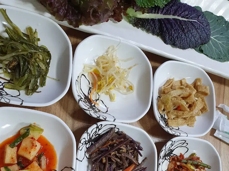 싱싱한 쌈 채소 한가득