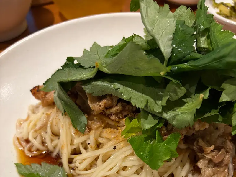 숯간장 비빔국수