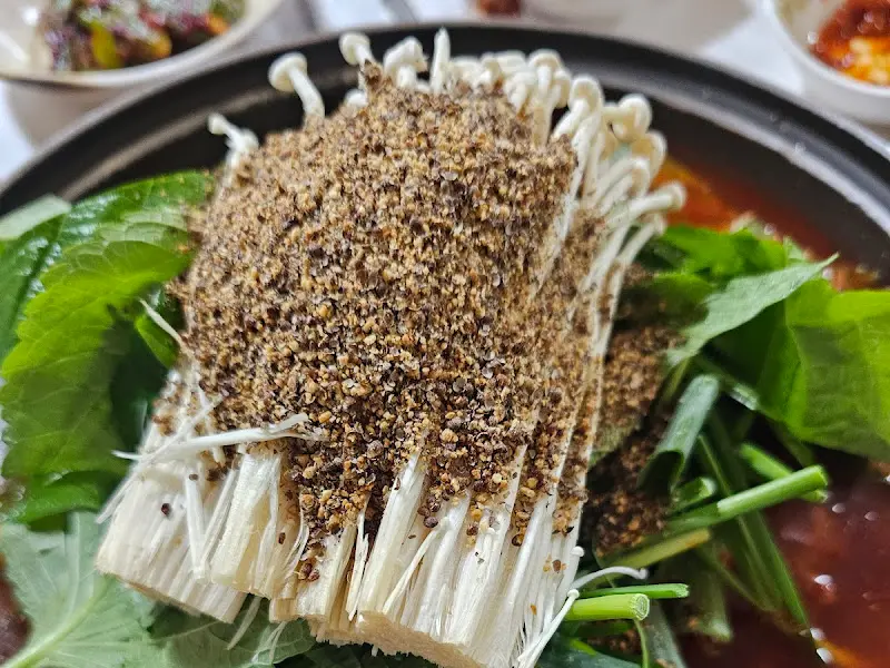 오리탕 속 푸짐한 재료들