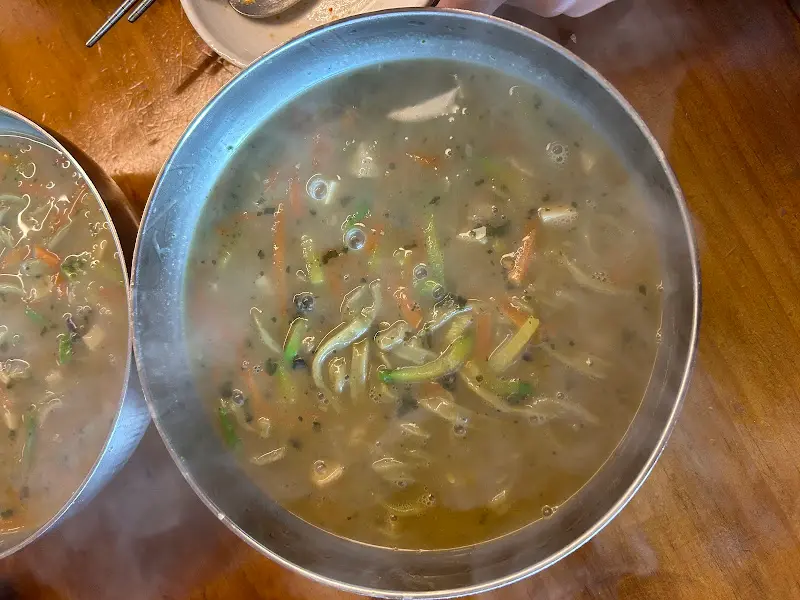 보말칼국수 국물