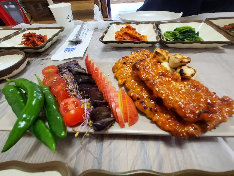 다채로운 닭요리 한상차림