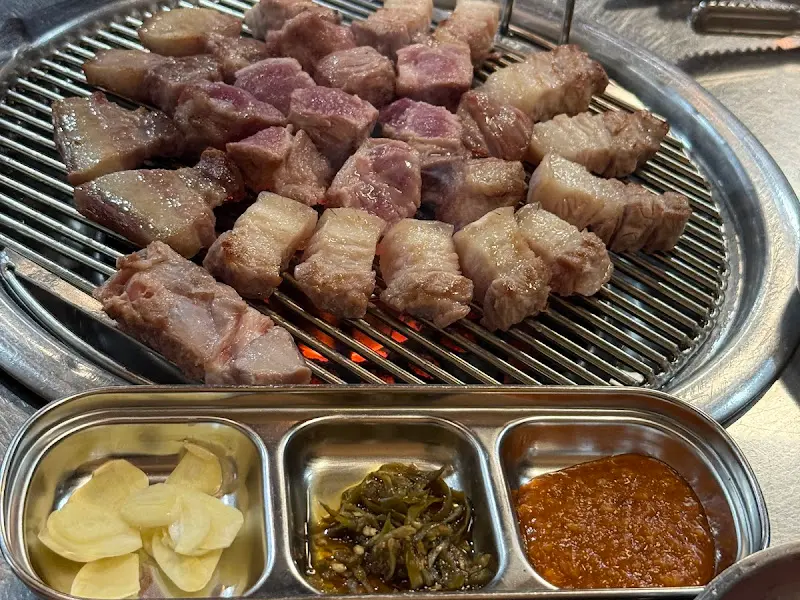 잘 익은 흑돼지