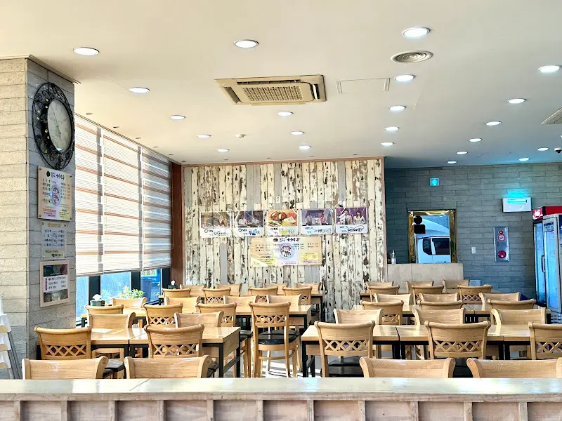 해이루 내부 전경