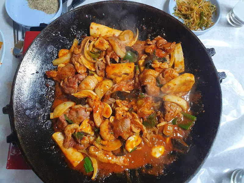 불판 위의 오리주물럭