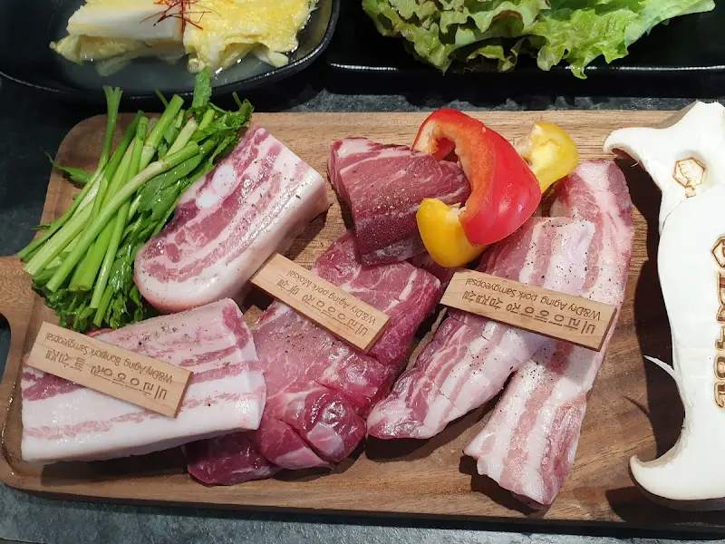 교차숙성돈 근접샷