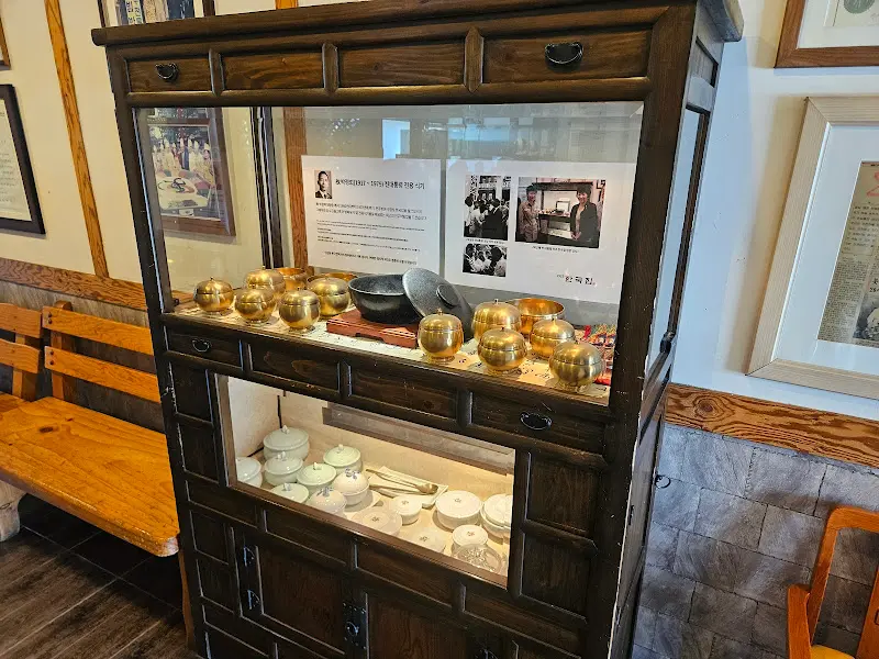 한국집 내부 장식장