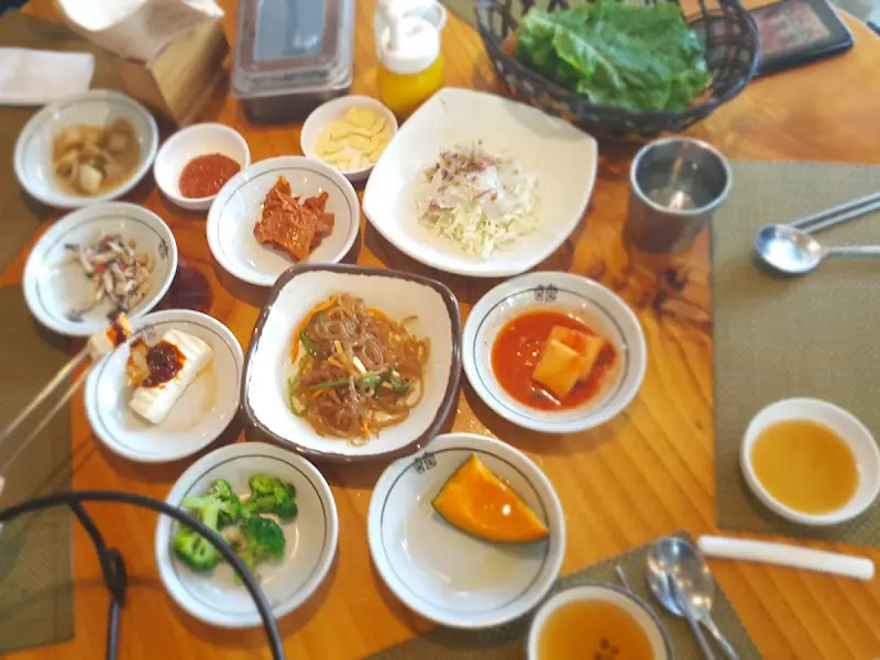 다양한 종류의 밑반찬