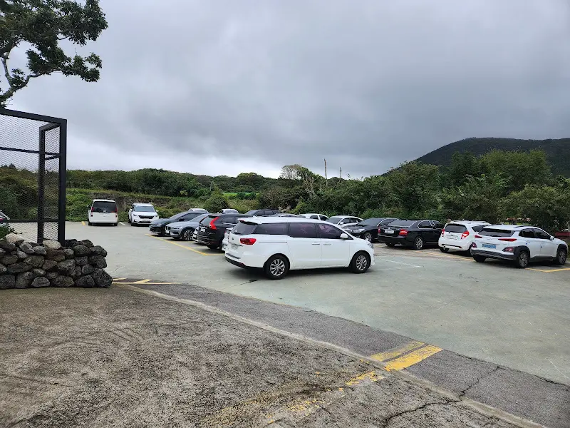 넓은 주차 공간