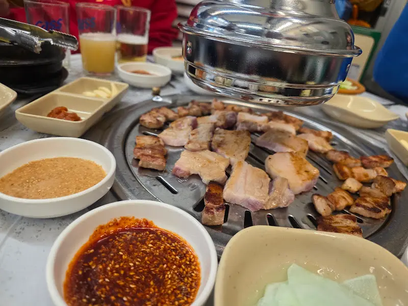 고기 굽는 모습