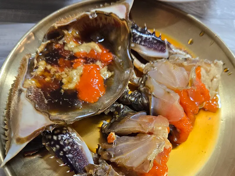 알이 꽉 찬 간장게장의 모습