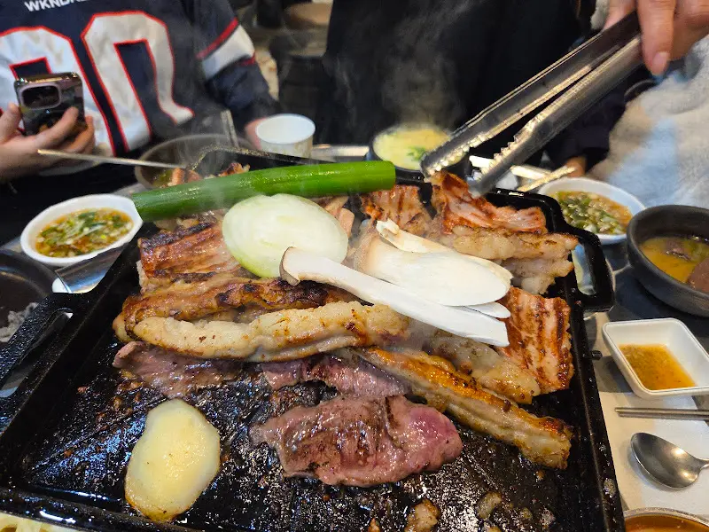 불판 위의 곱창