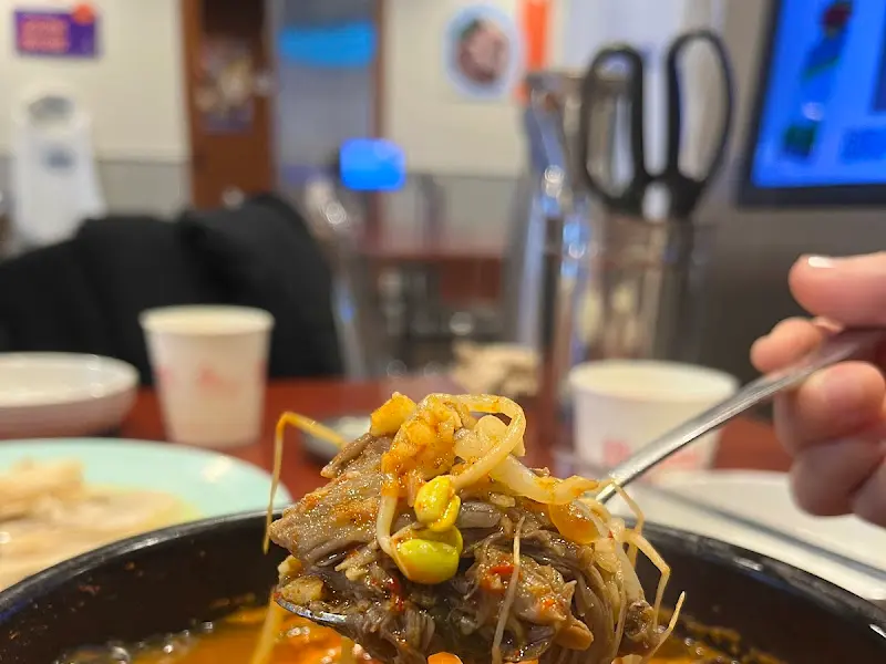 입맛을 돋우는 수육 한 점