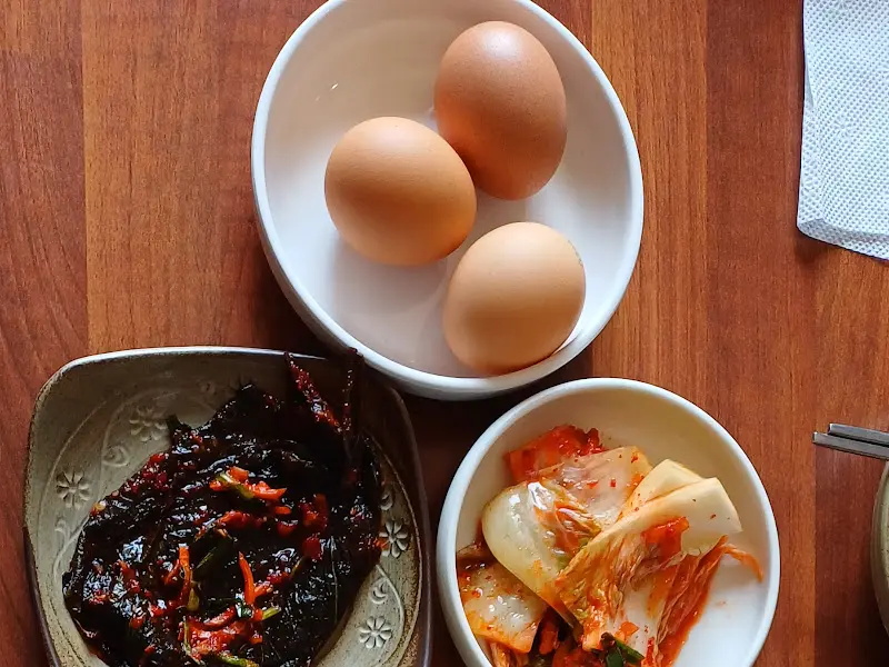 정갈하게 담긴 밑반찬