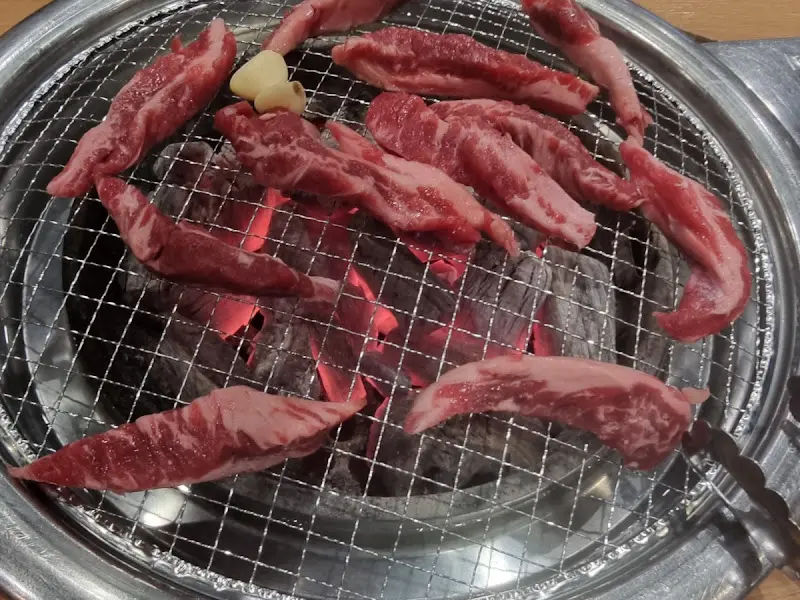 숯불 위 갈비살