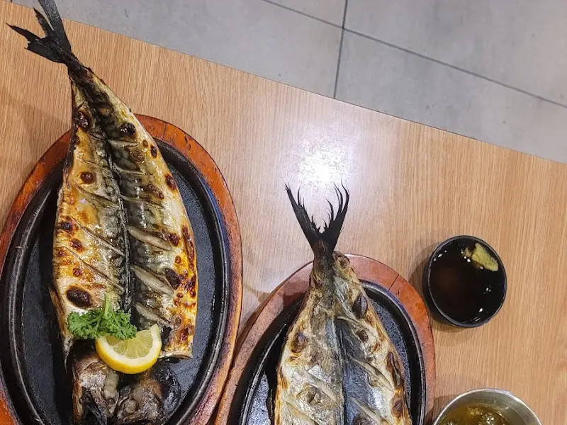 윤기가 흐르는 고등어구이