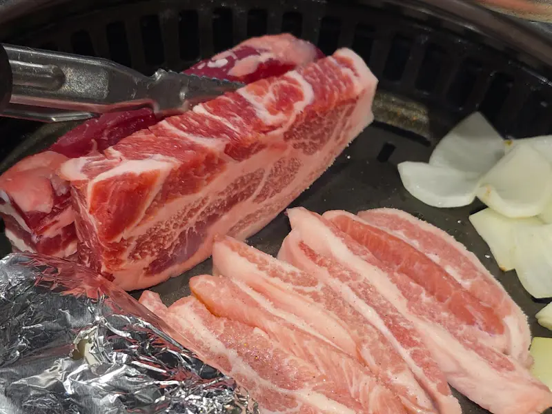 고기 굽는 모습