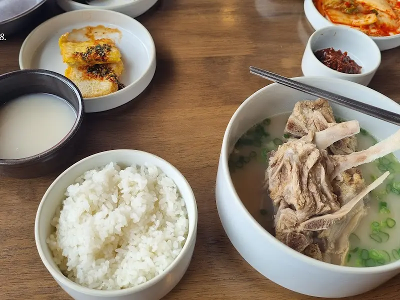 뼈국 한 상 차림