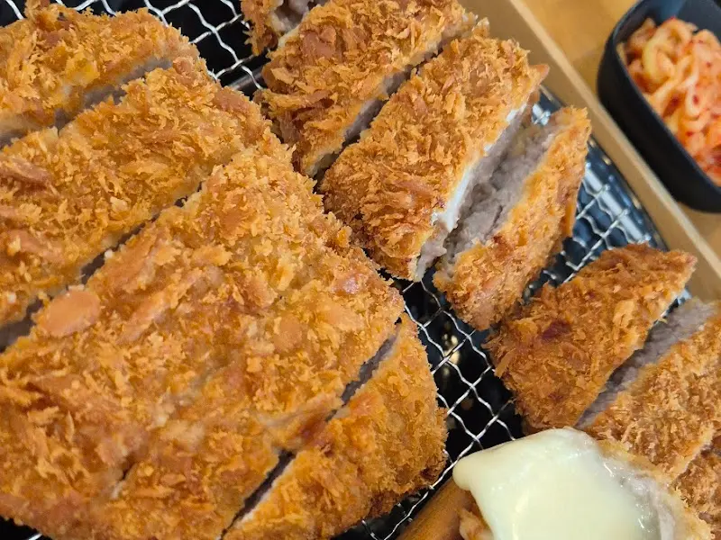 두툼한 등심 돈까스