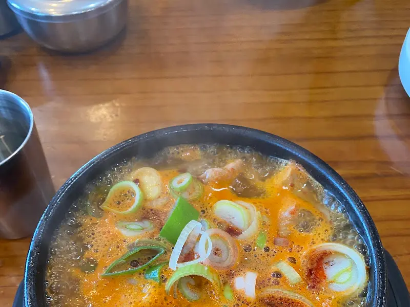 순대국의 얼큰한 국물