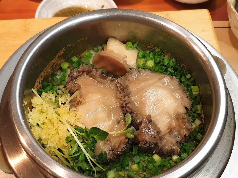 전복 솥밥 클로즈업