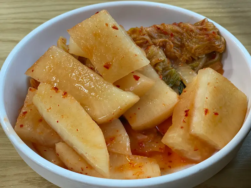 영창돼지국밥 김치