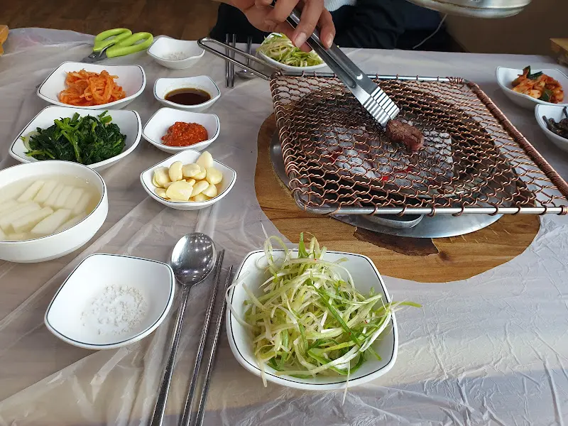 고기 굽는 모습