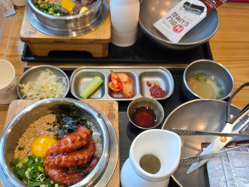 솥밥 한 상 차림