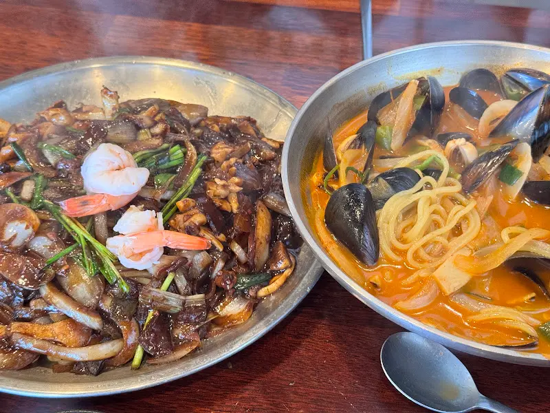 쟁반짜장과 짬뽕